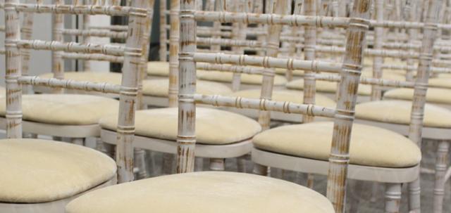 https://d1hcs5uofxldvl.cloudfront.net/chair-hire/article_additional/legal-firms-and-chair-hire4/legal-firms-and-chair-hire4-740x350.jpg - Fresh limewash look brings in more light.